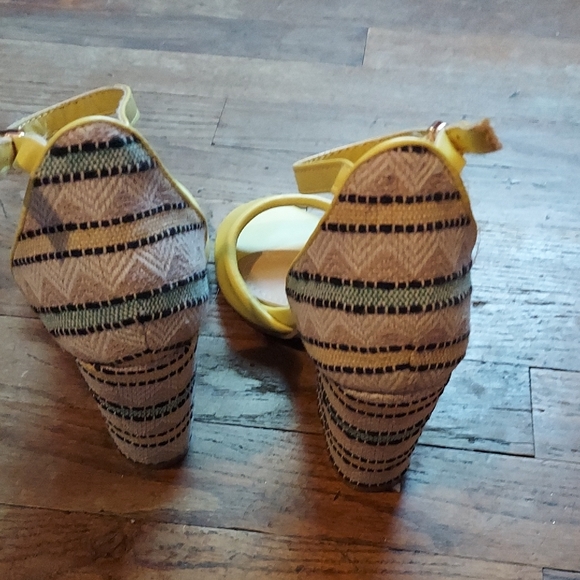 Yellow Strappy Heels with Patterned Block Heel - Picture 4 of 9